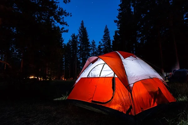 5 acessórios que não podem faltar no seu camping